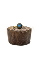 Fingerring mit labradorit in gold mit rundem blauem stein natürliche eleganz bei mana shop für kraft des sugilits