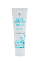 Aloe Cooling Lotion von Forever Living, natürliche Körperpflege mit Aloe Vera, in einer weißen Flasche auf weißem Hintergrund