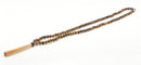 Schmuck Mala aus Tigerauge von GangaPrem, strahlende Edelstein-Perlen auf schwarzem Schnur, spiritueller Schmuck, detailreiche Nahaufnahme