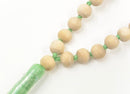 Halskette aus Tulsi-Holz, GangaPrem Schmuck, detailreiche Mala mit natürlichen Tulsi-Perlen, spiritueller Schmuck für Meditation.