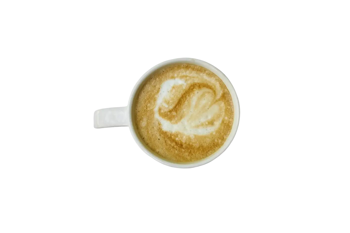 Golden Chai Latte mit Reishi von Ayamani Naturals, adaptogenes Superfood-Getränk in einer 60 g Packung, cremige goldene Farbe.