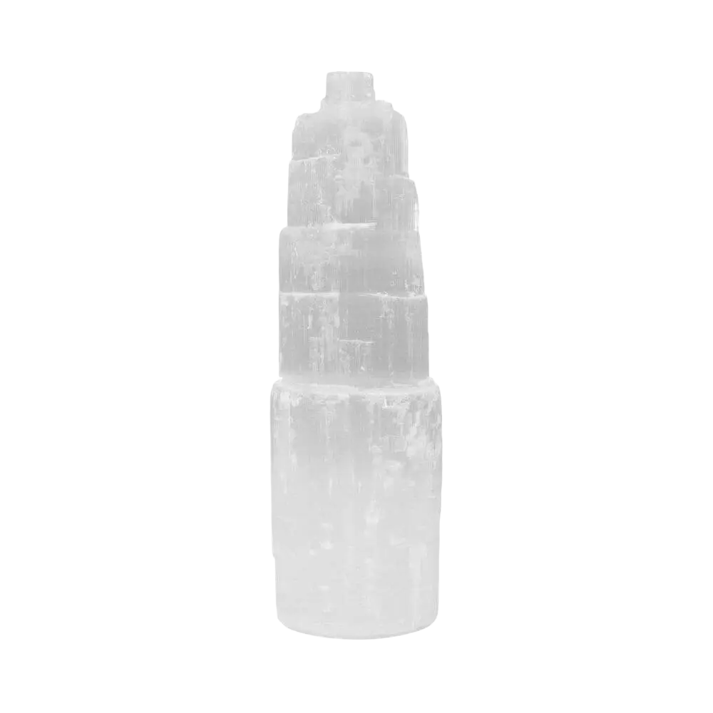 Großer Selenit-Monolith als weiße, halbtransparente Dekoration von Vives de la Cortada SCP auf einem Tisch.