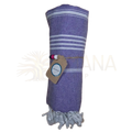 Dark lilac hamamtuch mit weißen streifen, fransen, natürlicher twine und perlen, ökologisch und sozial gewebt