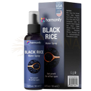 Harmonify schwarzer reiswasser spray in lila flasche mit schwarzem aufsatz und blauer verpackung gegen haarausfall spliss