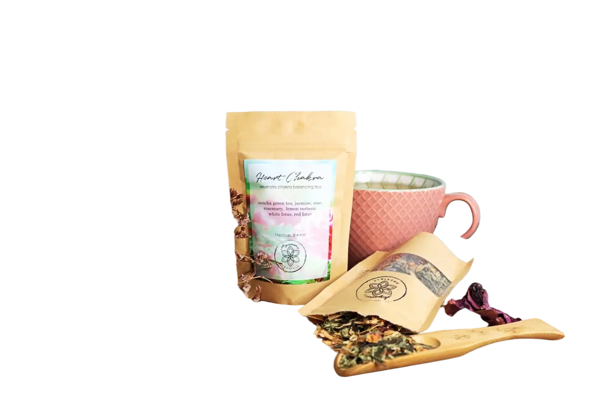 Grüner Herzchakra Anahata Tee mit Jasmin, Rose und Kräutern in 25 g Packung, von Ayamani Naturals.