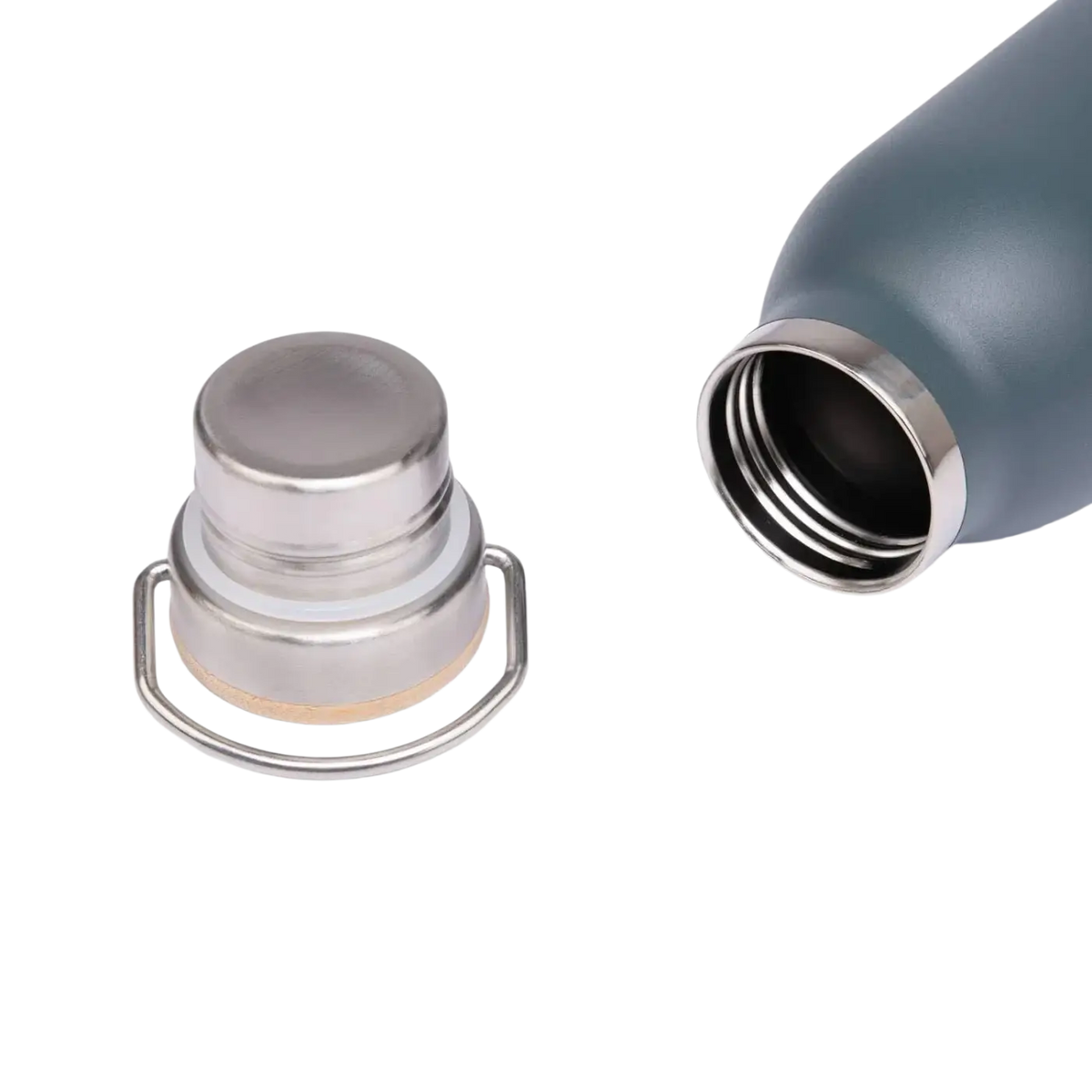 Edelstahl-Isolier-Trinkflasche 600ml von Bodynova, matte Oberfläche, langlebig und auslaufsicher für kalte oder heiße Getränke.