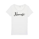 Lebhaftes KARMA YOGA SHOP Yoga-Baum Print T-Shirt in buntem Design, bequemes Kleidungsstück für Yoga und Freizeit.