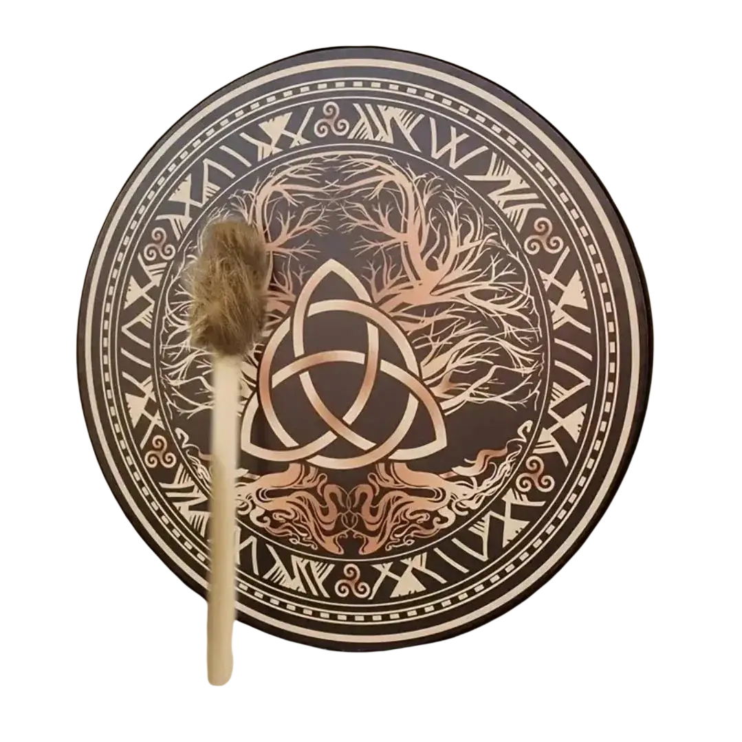 Kleine runde Schamanentrommel von Mana Shop mit dunkler brauner Oberfläche und Schlägel, ideal für spirituelle Rituale.