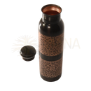 Schwarze kupferflasche 950 ml mit filigranen floralmustern und passendem deckel ayurvedische trinkflasche typ für vitality and balance