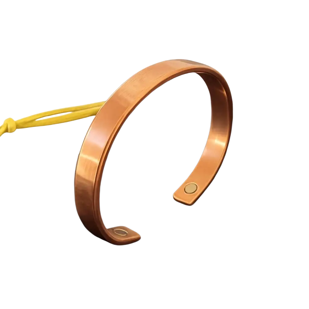 Glattes, poliertes kupfernes Gesundheits-Klemmarmband von Ayurveda Specialist B.V. mit zwei Armbändern.