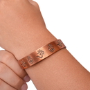 Kupfernes gesundheits-klemmarmband aus reinem kupfer mit gravierten ohm- und hamsa-hand symbole