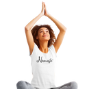 Weißes ärmelloses Yoga-Baum Print T-Shirt von KARMA YOGA SHOP, lebhafter Baum-Design, bequemes Damen-Kleidungsstück