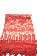 Vibranter roter lunghi sarong pareo tuch mit weißem batikmuster und fransenrand von mana shop
