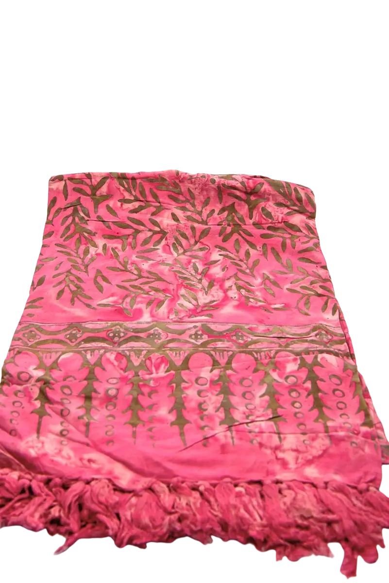Leuchtendes Hamamtuch aus Lunghi Sarong Pareo Tuch, 160 x 115 cm, mit bunten Streifen, von Mana Shop.