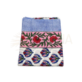 Gefalteter lunghi sarong aus baumwolle mit pinkem band und roten blumenmotiven von mana shop
