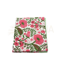 Gefalteter lunghi sarong aus baumwolle mit pink grünem blumenmuster auf weißem grund von mana shop