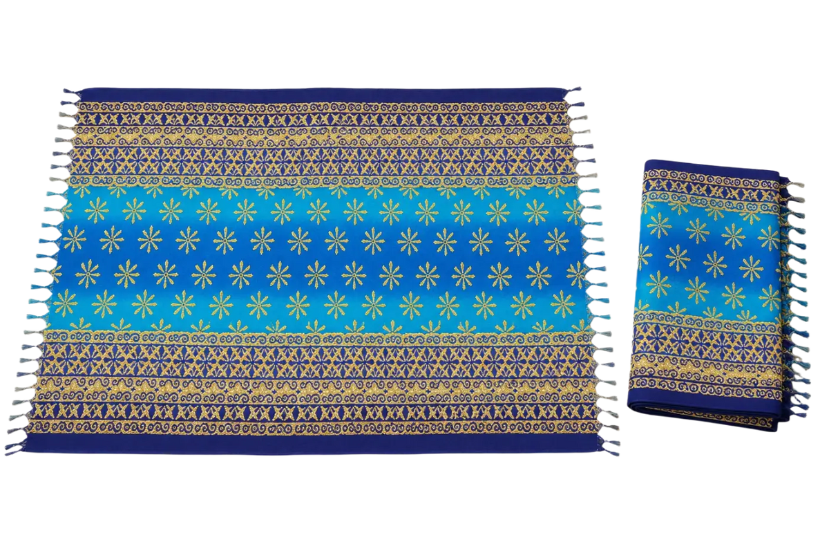 Leichter blauer Baumwoll-Sarong im Blumenmuster, 190x115cm, von Mana Shop, perfekt für Sommer und Strand.