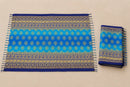Leichter blauer Baumwoll-Sarong im Blumenmuster, 190x115cm, von Mana Shop, perfekt für Sommer und Strand.