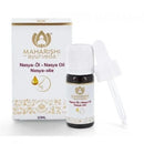 Maharishi Nasya-Öl in einer Flasche, spezielles Nasenöl für die Nasenpflege, im Fläschchen mit Etikett sichtbar