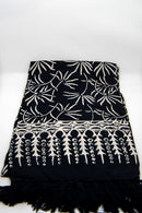Blaue Lunghi Sarong Pareo Tuch aus Hamamtuch, 160 x 115 cm, mit handgefertigtem Muster, von Mana Shop.