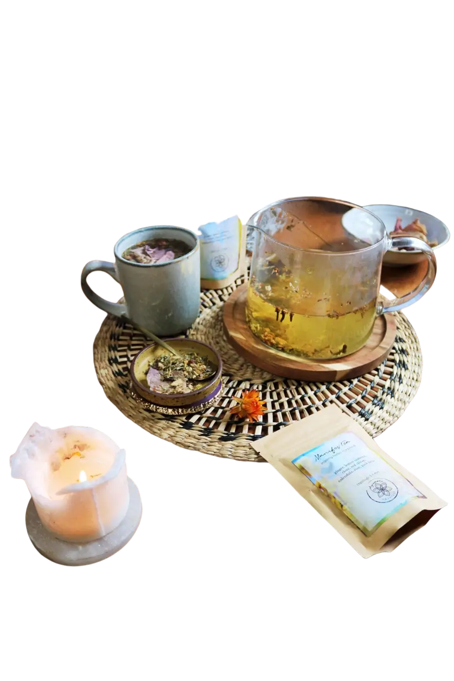 Manifest Tea Kräutermischung, ayurvedischer Tee in Glas-Kanne mit Henkel, 30 g, ayamani Naturals, entspannende Kräuter.