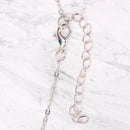 Versilberte Halskette mit Anhänger aus rosafarbenem Achat, eleganter Schmuck von Myga Eco, detailreiche Kette mit Kristallanhänger