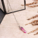 Versilberte Halskette mit rosafarbenem Achat-Anhänger, eleganter Schmuck von Myga Eco mit filigraner Verarbeitung.