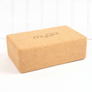 Kork Yoga-Block von Myga Eco, umweltfreundliches Yoga-Accessoire, zeigt die natürliche Textur und Form des Yoga-Blocks.