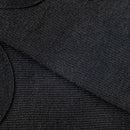 Schwarze Myga Eco Yogakleider mit rutschfesten Yoga-Socken, bequem und flexibel für Yoga-Übungen.