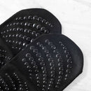 Schwarze rückenfreie Yoga-Socken mit Kreuzriemen und Griffen, rutschfest, von Myga Eco für Yoga und Pilates.