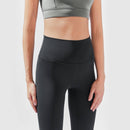 Schwarze 7/8 Yoga-Leggings von Myga Eco, hoch tailliert, aus atmungsaktivem Yogakleider-Material, passend für Yoga und Fitness.