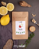 Vegan Bio Maca Kapseln in Schwarz, Rot, Gelb Mix mit Vitamin C, Nahrungsergänzung, von myvial, auf weißem Hintergrund
