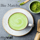 Eine Tasse myvial Bio Matcha in diesem Bild