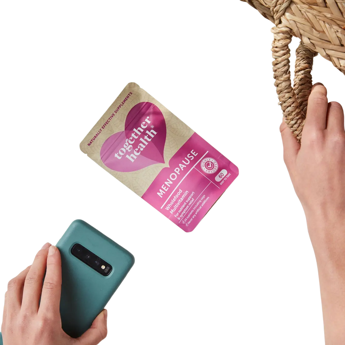 Nahrungsergänzungsmittel für die Wechseljahre von Together Health, mit Vitaminen und Kräutern in einer bunten Packung