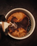 Natürlicher Kaffeeersatz mit Rohkakao, Guarana und Champignons, in einer 60g Verpackung, von Ayamani Naturals.