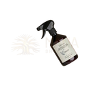 Ein eleganter schwarzer sprühflasche natürlicher oberflächenreiniger eucalyptus dives geranium multisurface cleaner mit botanischen motive