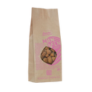 A braune papiertüte mit pinkem fenster zeigt naturkraftwerke mandeln demeter 190g reich an fettensäuren labeled manjeln