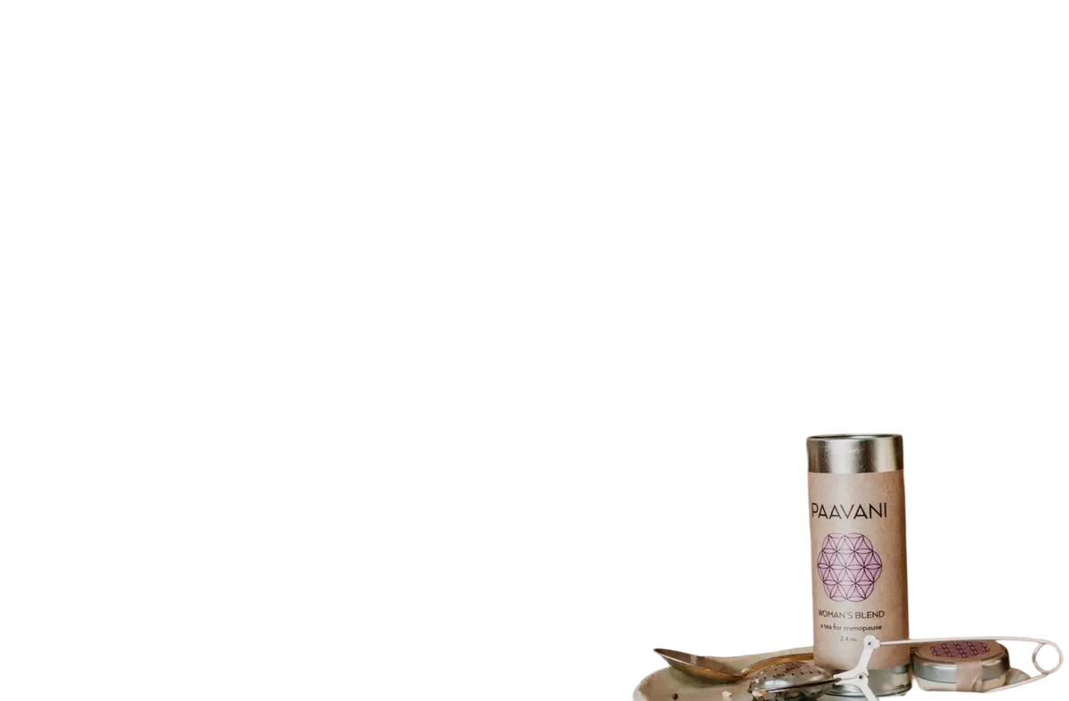 PAAVANI Ayurveda Frauenmischung ayurvedischer Tee für Gleichgewicht und weibliche Unterstützung, mit Kräutern und Gewürzen in Tasse