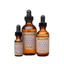 Gesicht mit PAAVANI Ayurveda Blütenwasser, botanische Feuchtigkeitspflege für Haut und Augen, natürliche Pflege, frischer Look