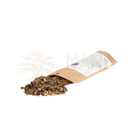 Ein brauner papiertüte mit weißem etiket, die ein farbenfrohes kräuter- und blütenmischung für paavani ayurveda steam bath yoni steam verschüttet