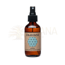 Braune glas-sprühflasche mit schwarzer düse und label paavani ayurveda pitta aromatherapie spritzer ayurvedischer nebel