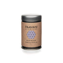 PAAVANI Ayurveda Bliss Blend Tridosha-Tee in einer Tasse, zeigt Tee mit frischen Kräutern für Entspannung und Harmonie.
