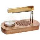 Stilvoller palo santo räucherbrenner aus akazienholz mit metalarm und blume des lebens gravur