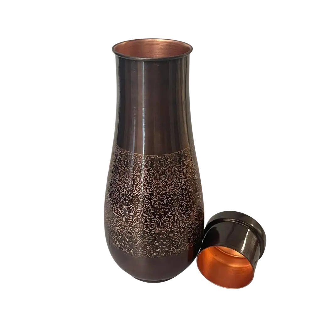 Elegante kupferne Kupferkaraffe im Antikstil mit geätztem Muster und Deckel, ideal für Ayurveda Spezialist B.V.