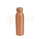 Eine handgefertigte reine kupferwasserflasche mit chakra-motiv und mattem finish in kupferfarben für ayurveda spezialisten