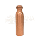 Eine reine kupferwasserflasche blumenmuster mit graviertem blumenmuster und schraubverschluss in kupferfarbe