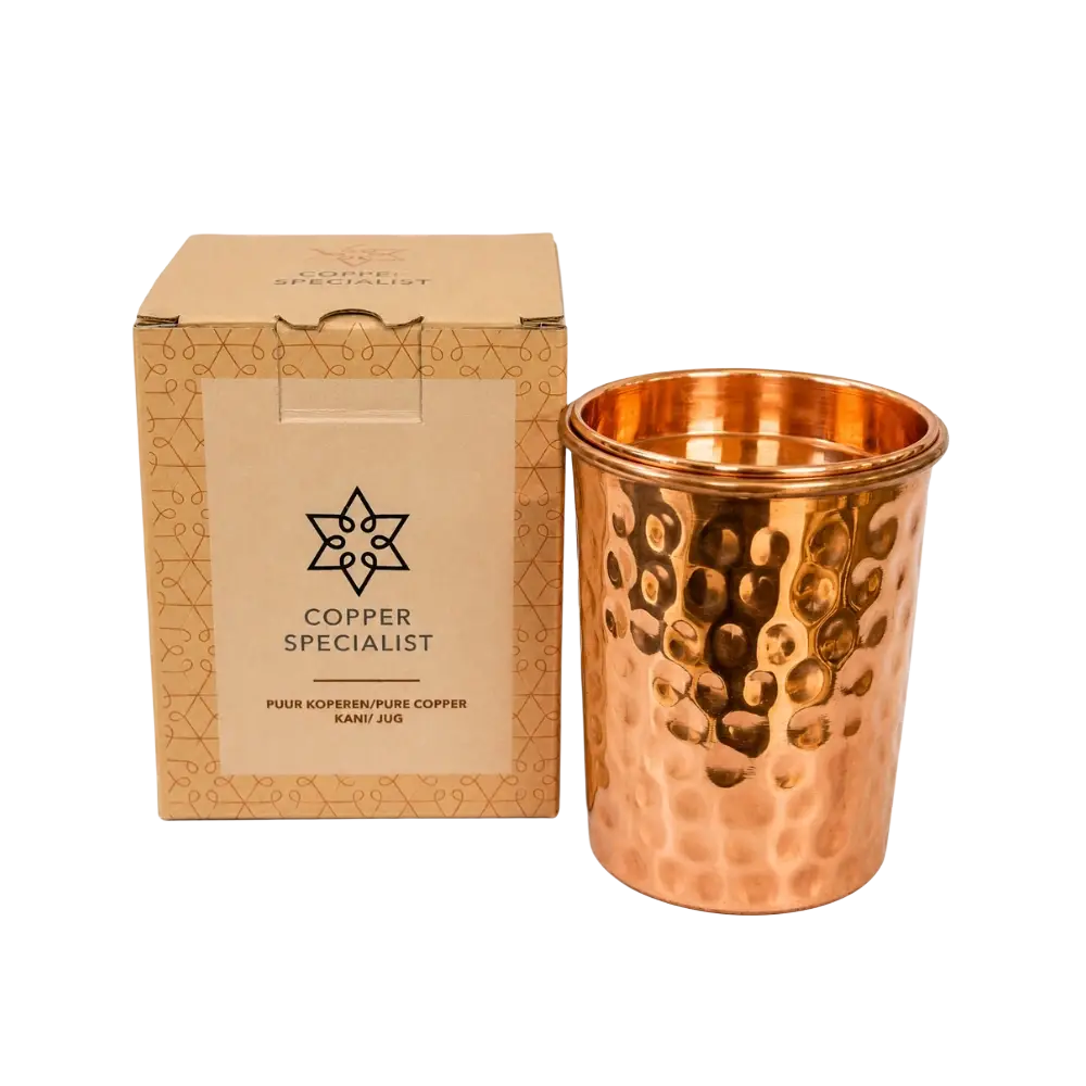 Hammering Kupferbecher mit Deckel, 300 ml, glänzend, von Ayurveda Specialist B.V., reiner Kupfer, stilvoll und traditionell gestaltet.