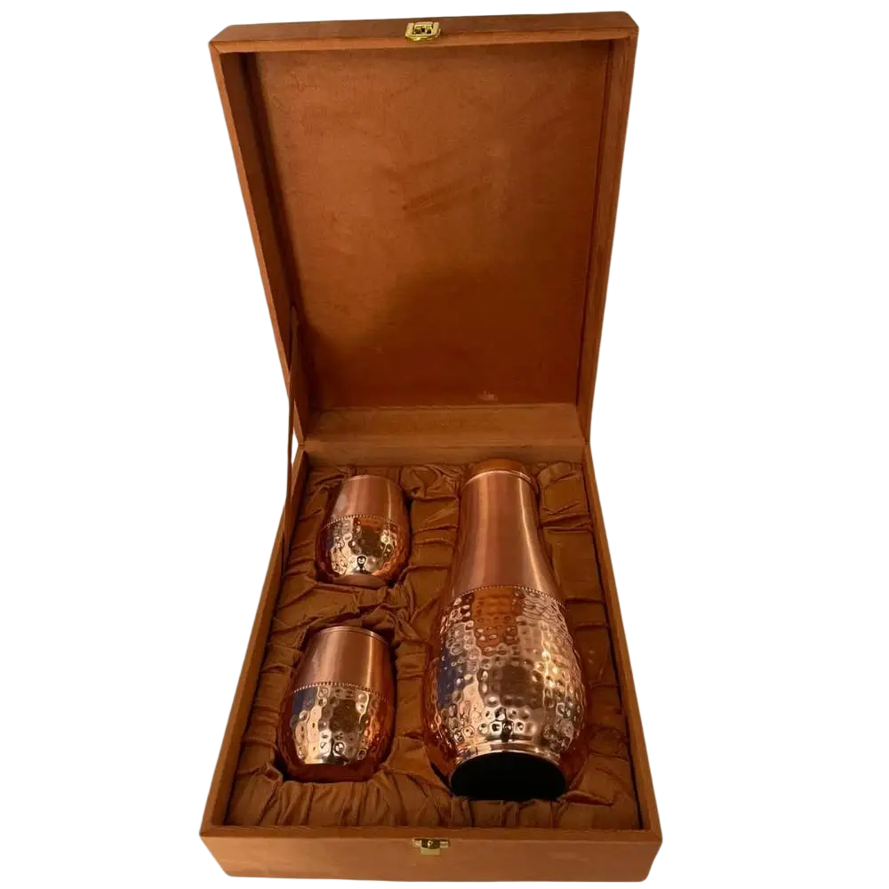 Reines Kupfer-Set mit tropfenförmiger Karaffe und 2 gehämmerten Kupferbechern, ca. 950 ml, von Ayurveda Specialist B.V.