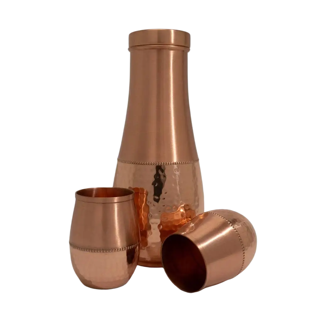 Reines Kupfer-Set mit tropfenförmiger Kupferkaraffe und zwei gehämmerten Kupferbechern, ca. 950 ml, Ayurveda Specialist B.V.