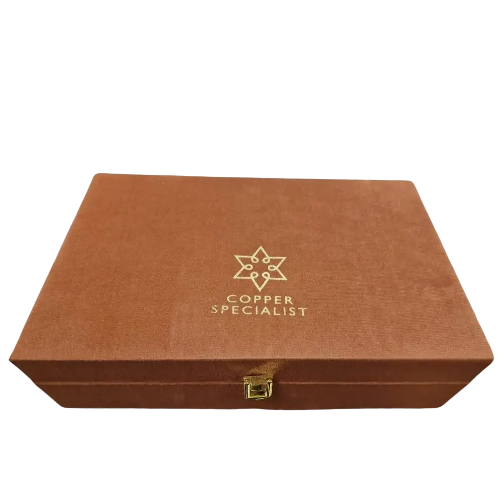 Reines Kupferset Flower of Life Antik mit 950 ml Kupferflasche und 2 Kupferbechern in Geschenkbox, ideal für Wasser und Ayurveda